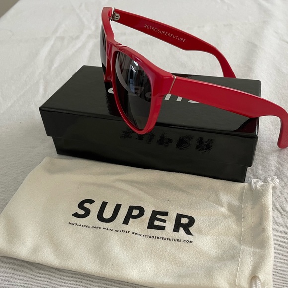 Red sunglasses - Picture 4 of 6